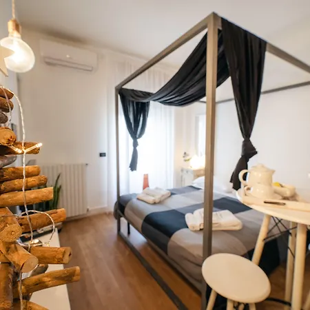 Bed and Breakfast Le Stanze Di Brando E Nico 3*