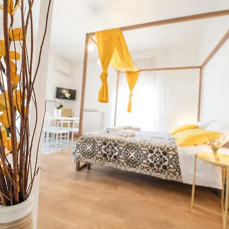 Le Stanze Di Brando E Nico B&B 트리카세