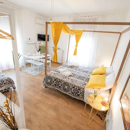 B&B Le Stanze Di Brando E Nico 트리카세
